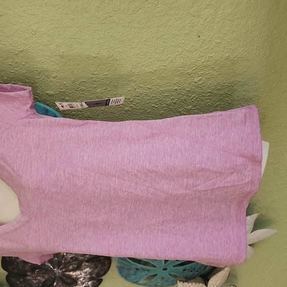 New Vneck tshirt - Picture 4 of 8